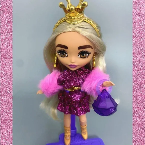 🌸 New Barbie Extra Minis Doll with Pink and Gold Outfit - Picture 3 of 6
